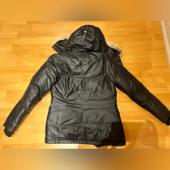 CANADA GOOSE - Women Winter Coat - Picture 3 of 3